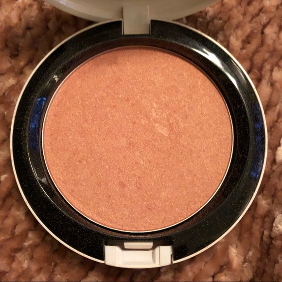 MAC Cosmetics Beauty Powder - Picture 5 of 5